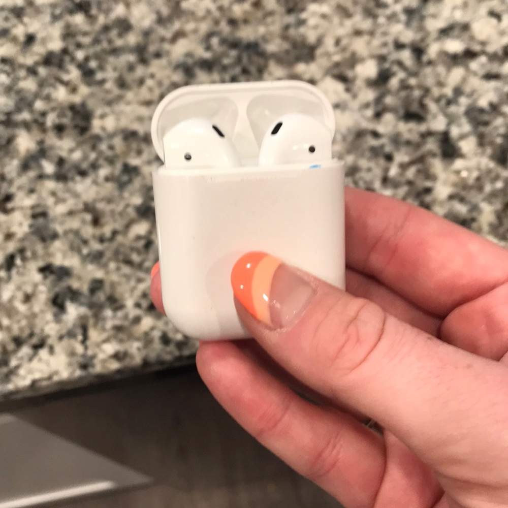 BLUETOOTH EARPODS